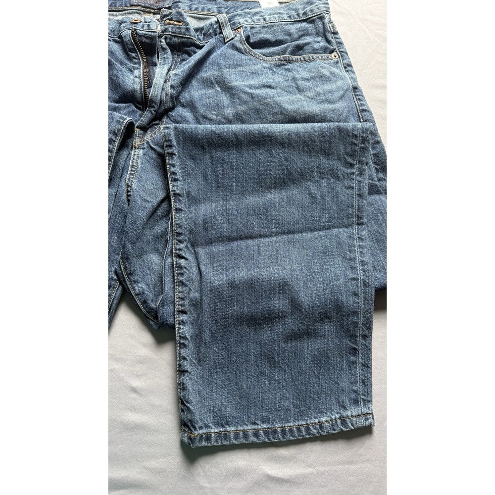 Men's GUC Lucky Brand Jeans Size 42 x 32 Classic Fit Medium Wash Denim - Picture 3 of 7